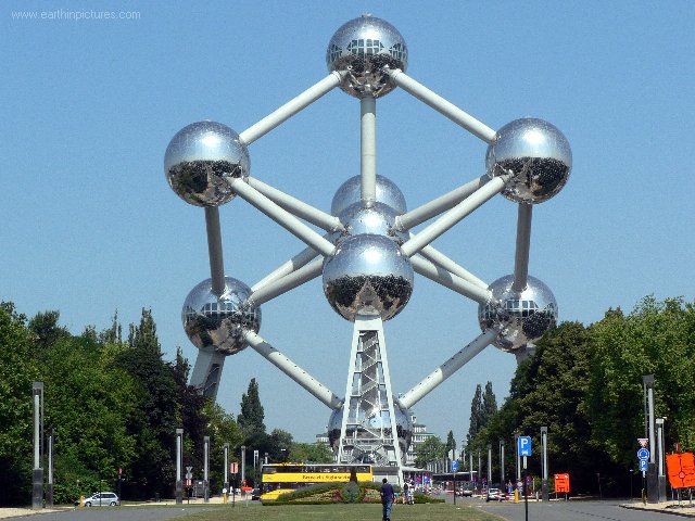 atomium.jpg