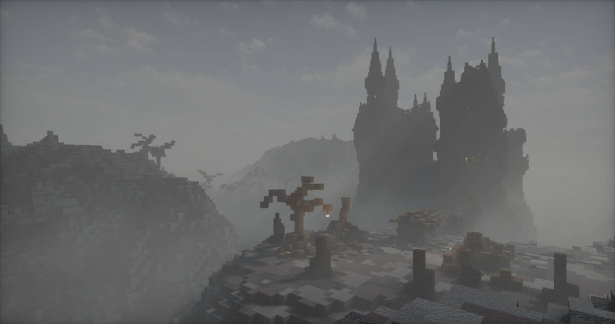 Paysage sombre avec château et brouillard épais dans Minecraft utilisant le shader Hysteria Shaders