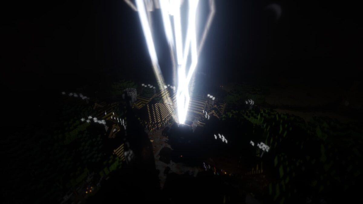 Minecraft Spooklementary shader, éclairs illuminant un village sous un ciel nocturne sombre