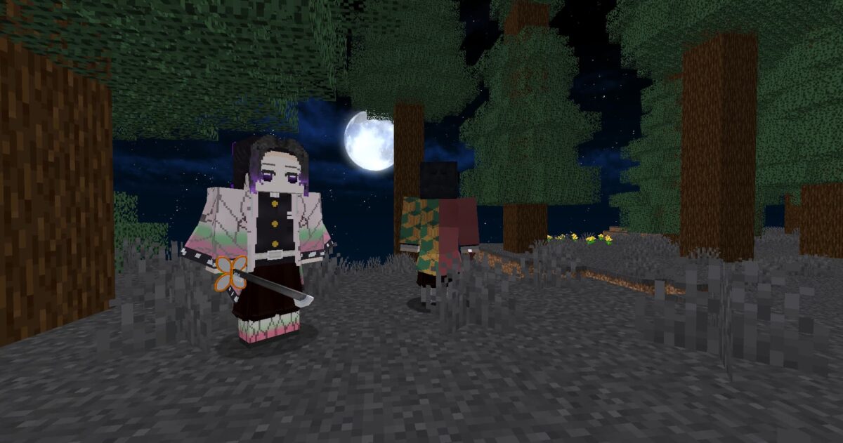 Kocho et Tomioka dans une forêt nocturne dans Minecraft, inspirés de Demon Slayer.