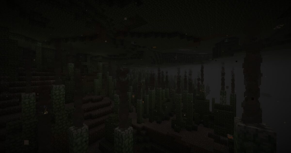 Smog Spires dans le mod The Undergarden Minecraft, piliers fumeux et végétation dense dans une ambiance sombre