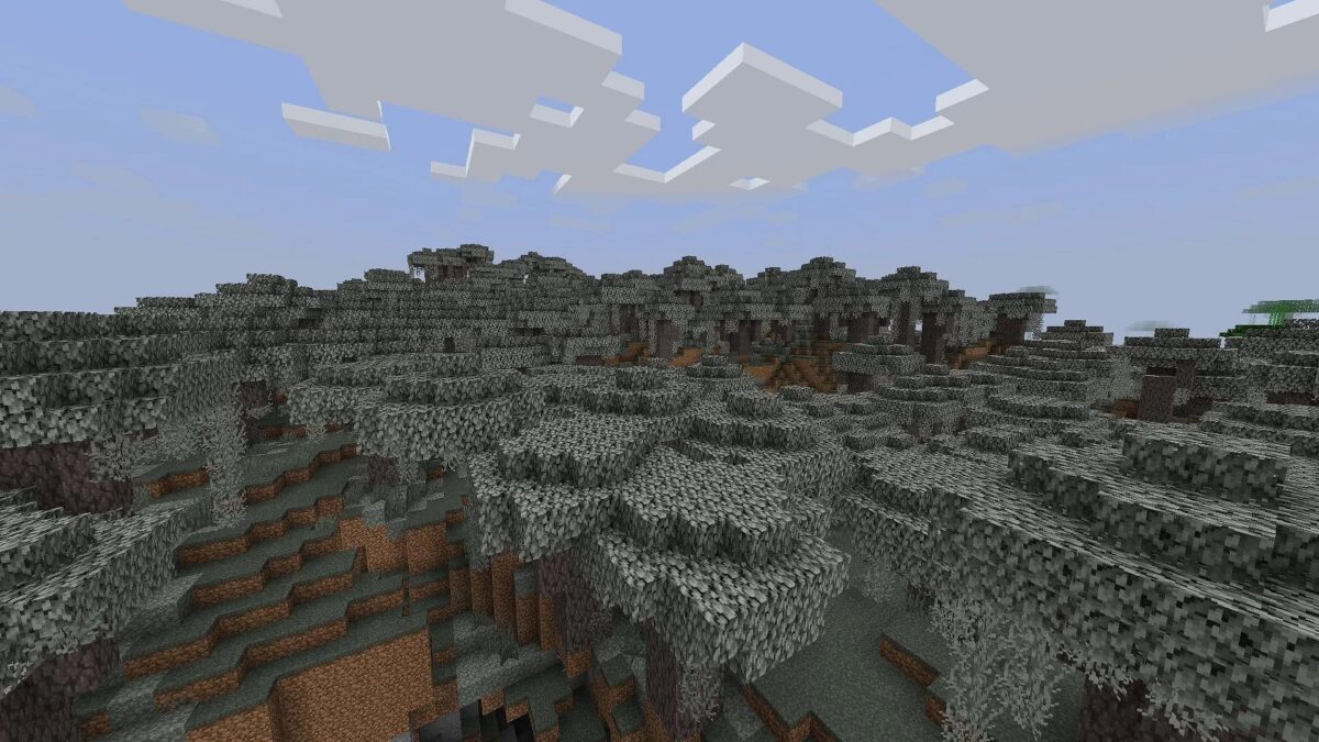 biome Minecraft Pale Garden avec une forêt dense de Chênes Pâles dans un cadre calme et paisible