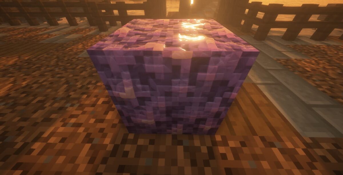 Pack de texture Minecraft RealisCraft JE 256x : bloc violet sans effet Emission, avec un rendu classique et non lumineux