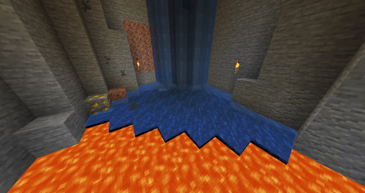Formation naturelle d’obsidienne dans une grotte Minecraft où de l’eau coule sur un lac de lave.