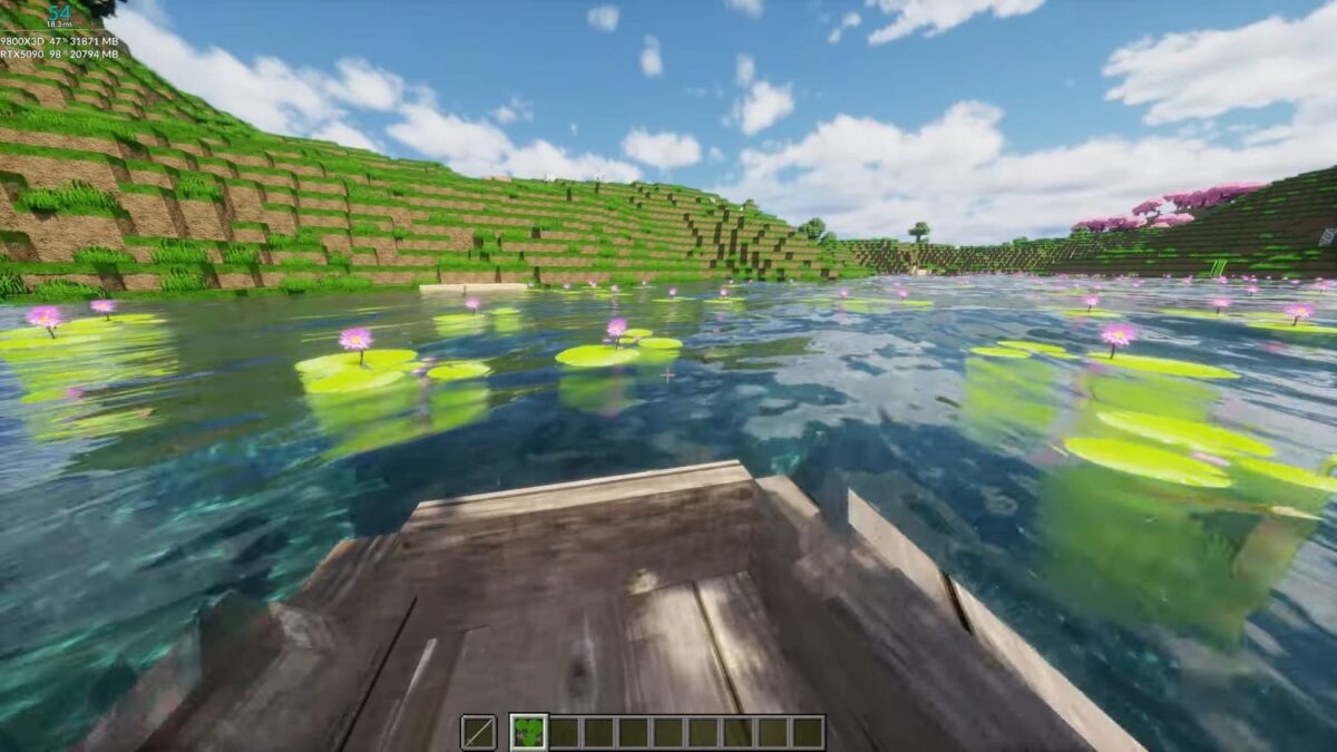Vue réaliste d’un lac avec nénuphars dans Minecraft, depuis un bateau, avec textures haute définition.