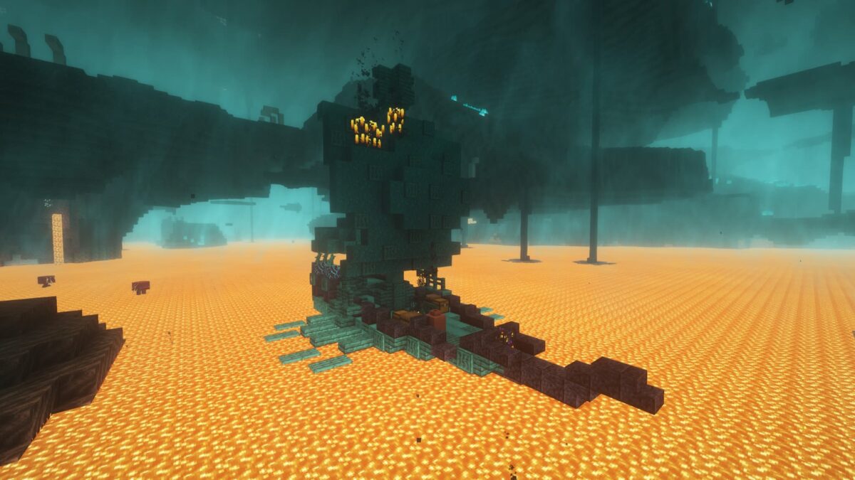 Navire naufragé en bois distordu flottant sur la lave, intégré par le mod Medieval Buildings dans un biome basaltique du Nether.
