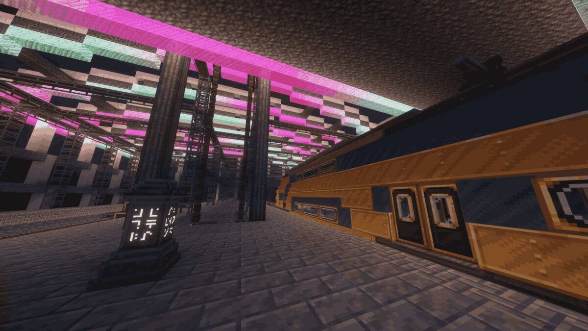 Intérieur d’une gare colorée avec un train orange dans le modpack Minecraft All Of Create.