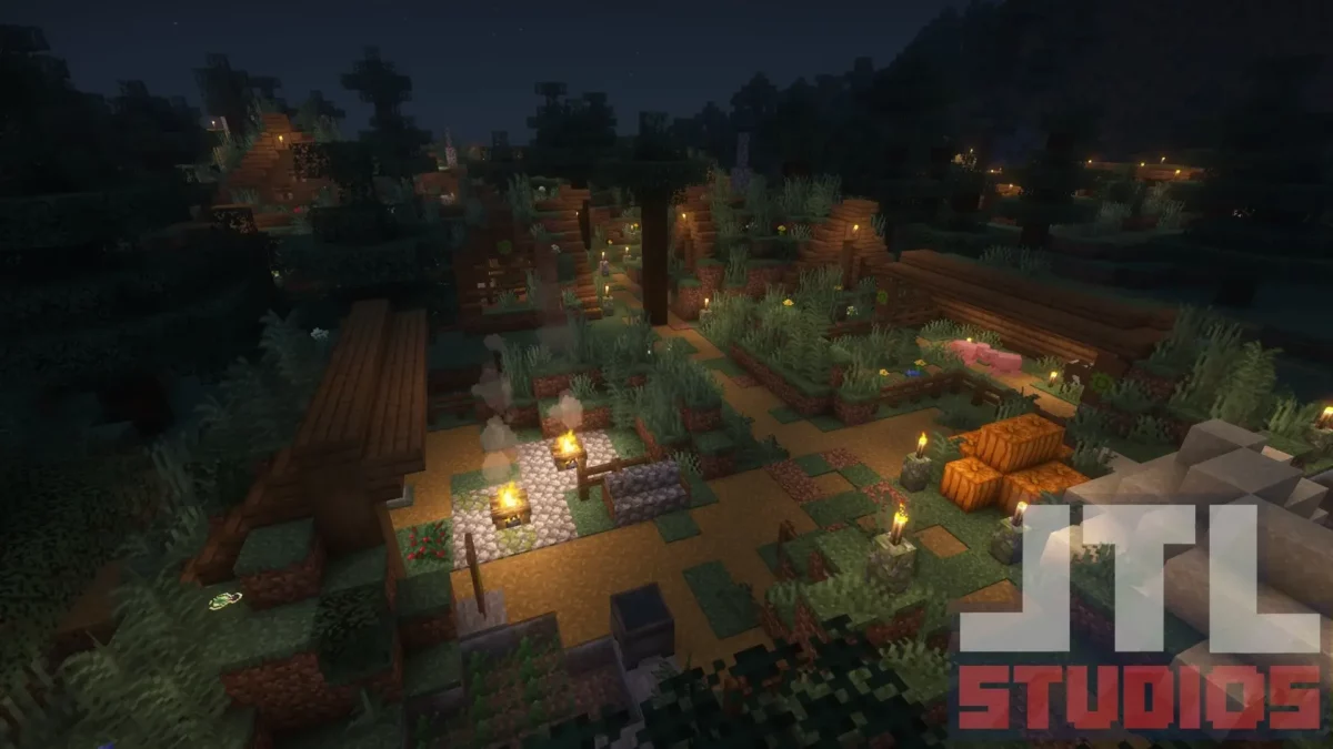 Village de taïga de nuit amélioré par le mod Minecraft Better Villages avec chemins éclairés et habitations dispersées dans la forêt