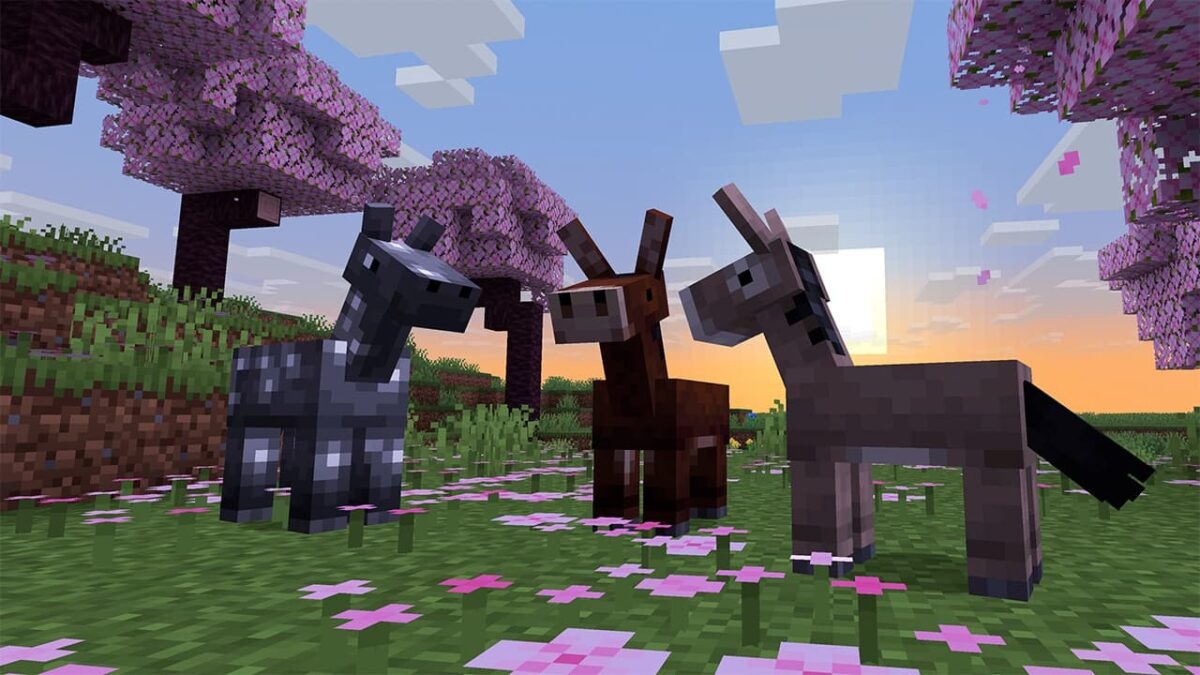 Bébés mules Minecraft aux nouvelles proportions juvéniles aux côtés d’un ânon et d’un poulain sous des cerisiers