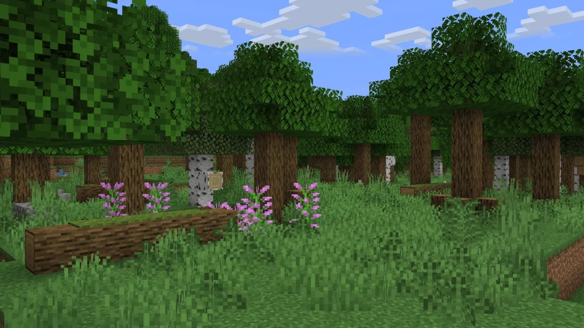 mod Minecraft Geophilic Vanilla Biome Overhauls illustrant une foret retravaillee avec clairieres naturelles, troncs couches et vegetation equilibree