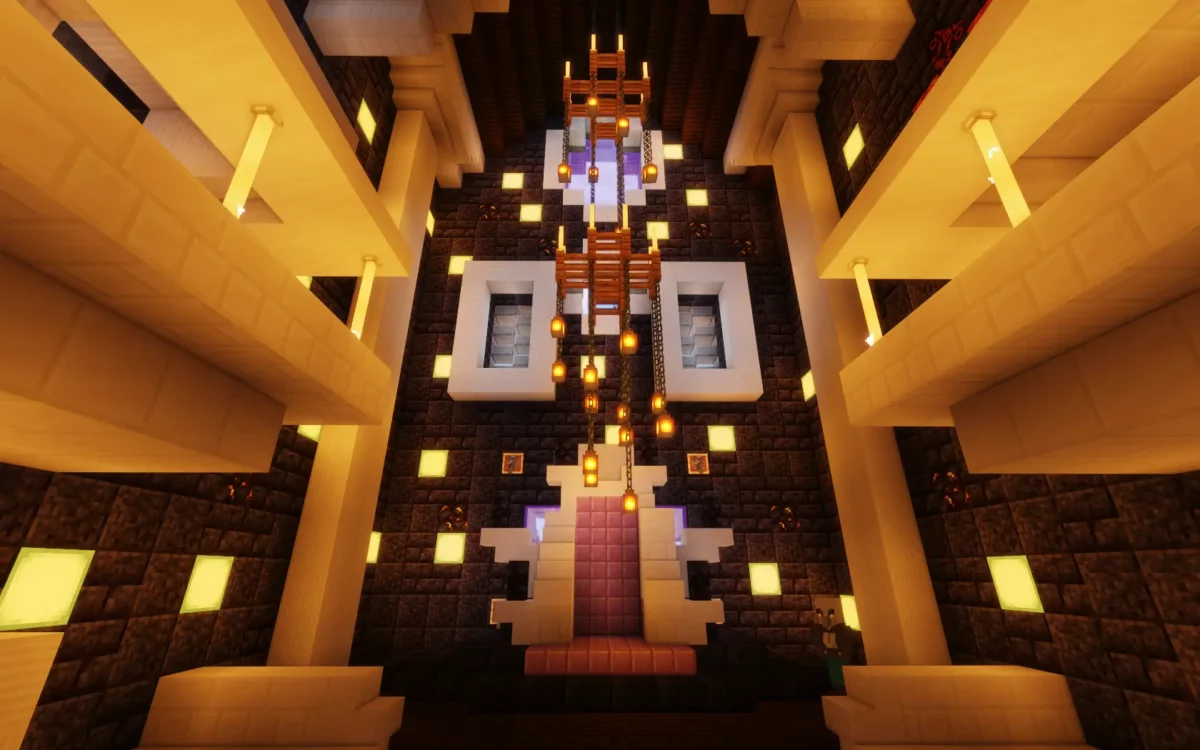 mod Minecraft The Lost Castle grand hall vertical aux piliers blancs avec lustre central monumental